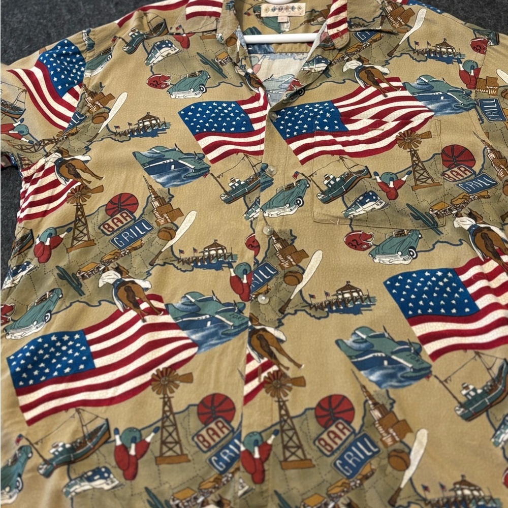 Men's Beige Graphic Shirt, 100 %rayon made in Korea /vacation,
